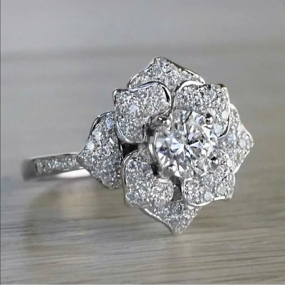 New Elegant 925 Silver flower Diamond Ring - Picture 2 of 7